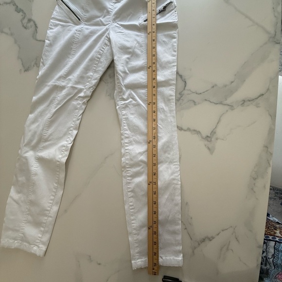 INC White Women's Jeans with Zipper Accents. Size 10p - Picture 5 of 6